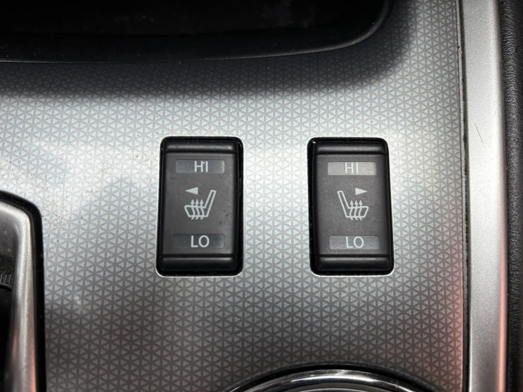 Used 2020 Nissan Pathfinder SL image 25