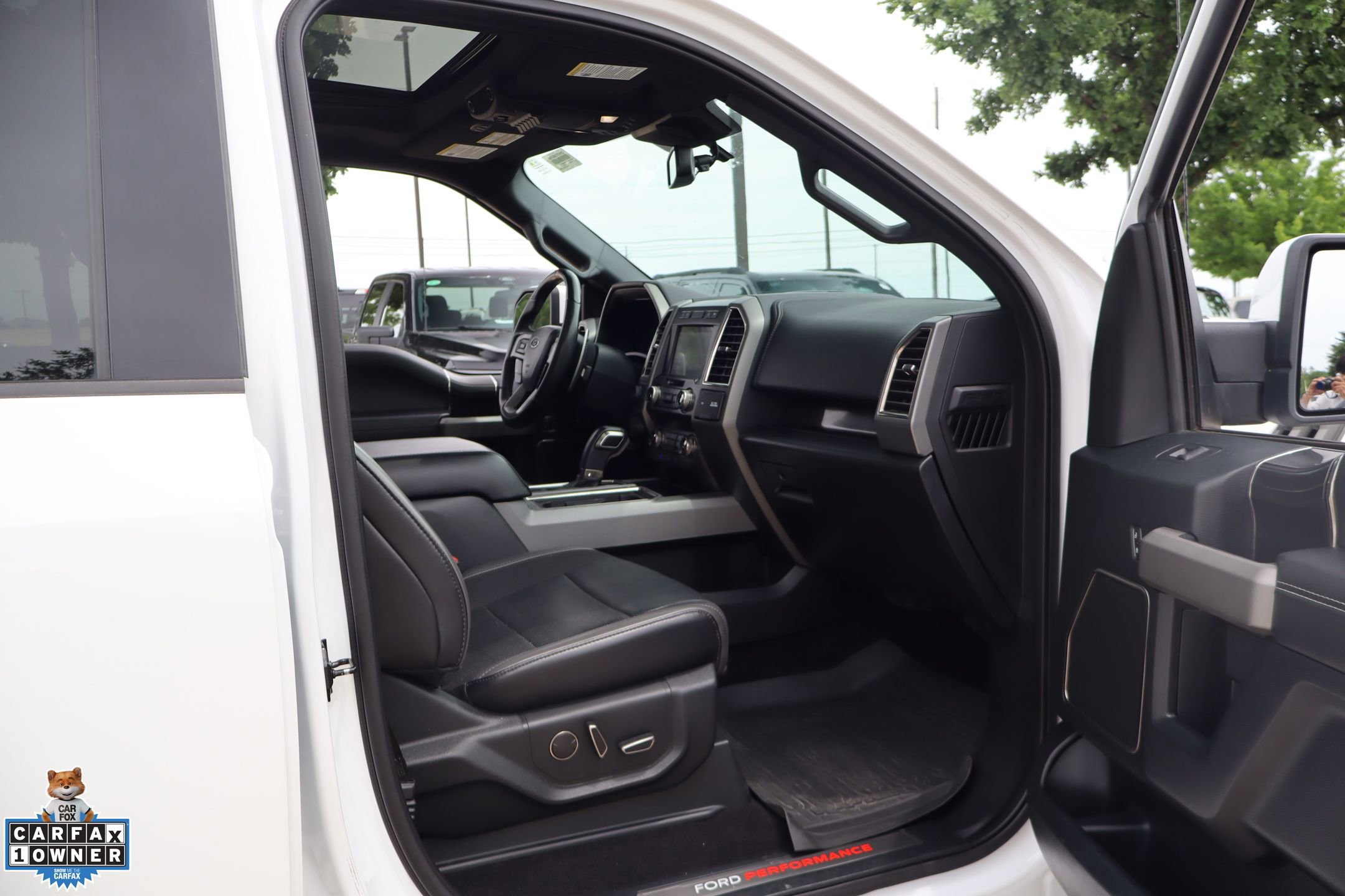 Used 2019 Ford F150 Raptor w/ Equipment Group 802A Luxury AWD/4WD image 30