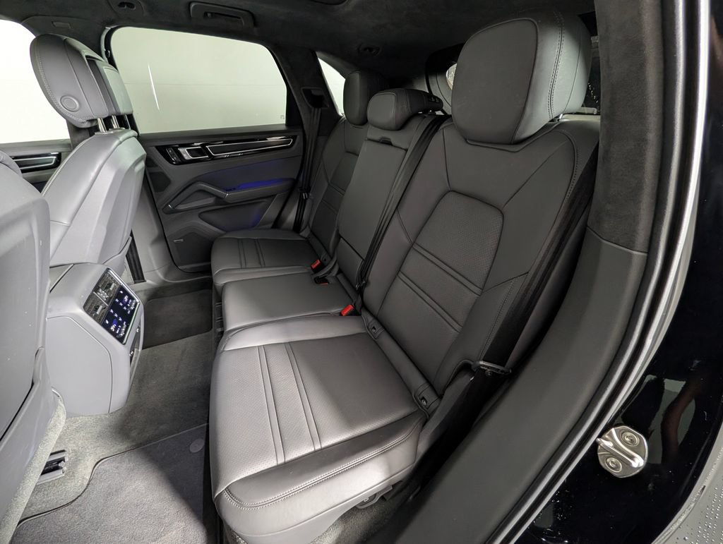Used 2023 Porsche Cayenne GTS AWD/4WD image 24