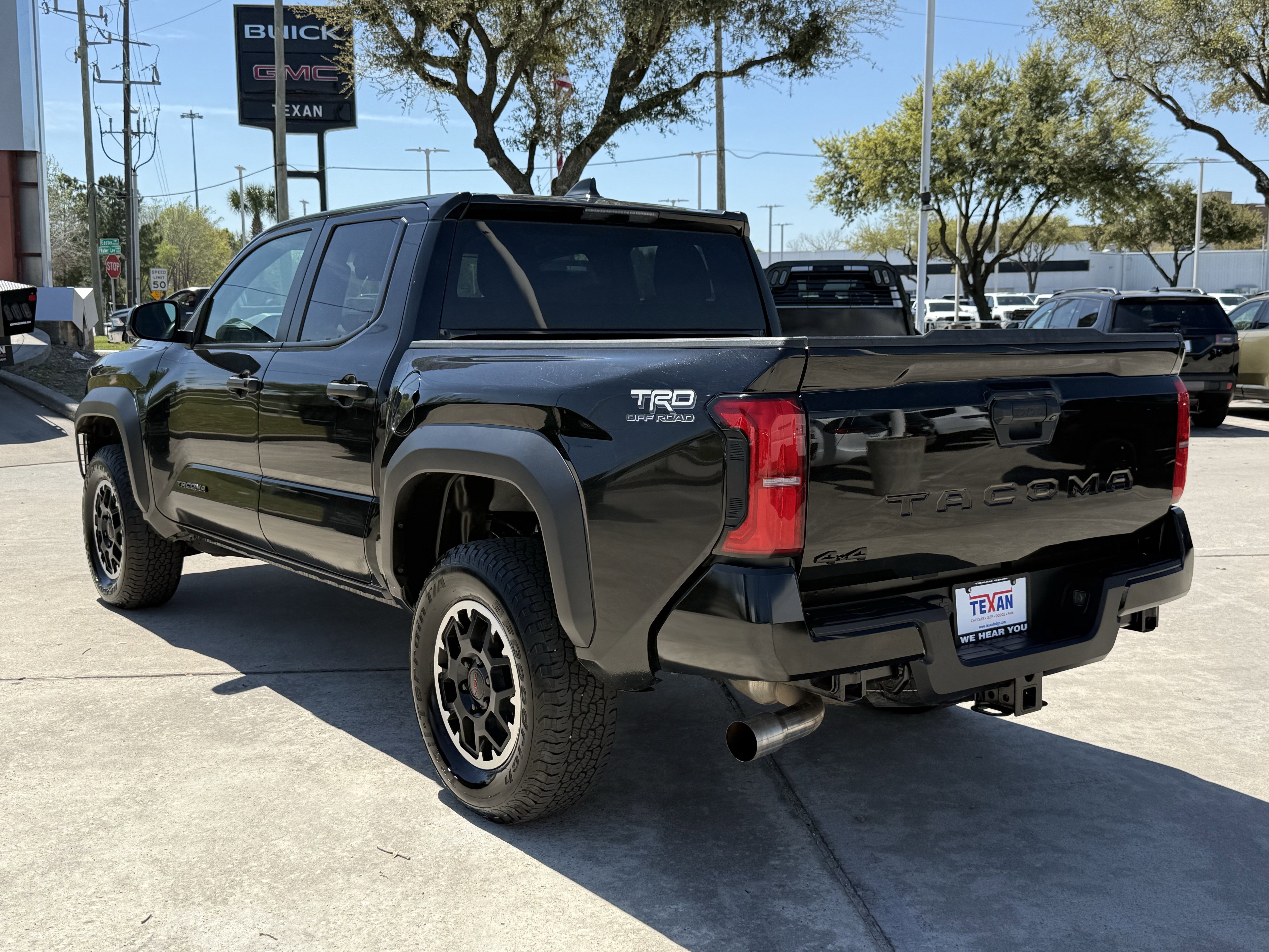 Used 2024 Toyota Tacoma TRD Off-Road image 7