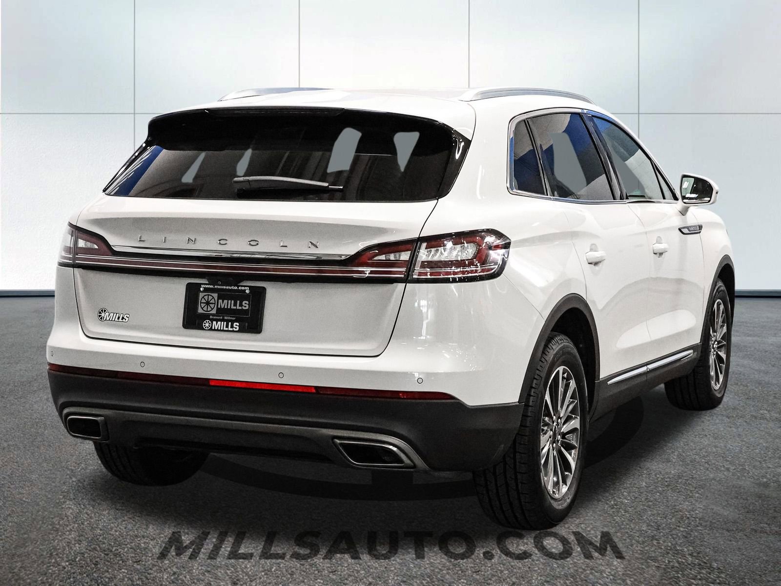 Certified 2022 Lincoln Nautilus AWD w/ Premium Package image 7