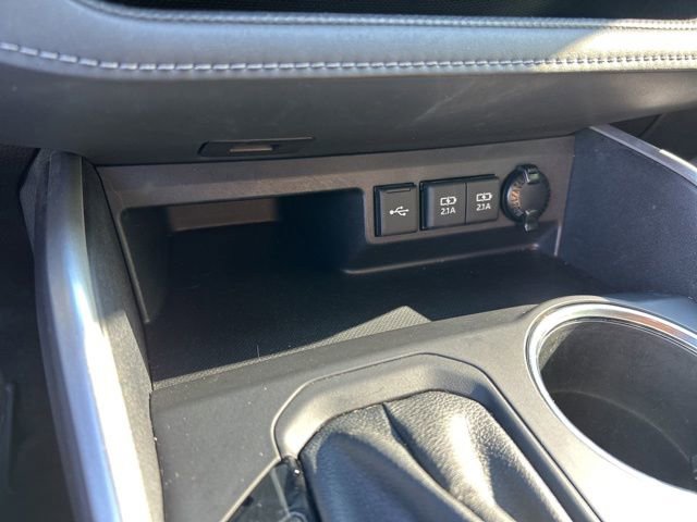 Used 2021 Toyota Highlander XLE AWD/4WD image 48