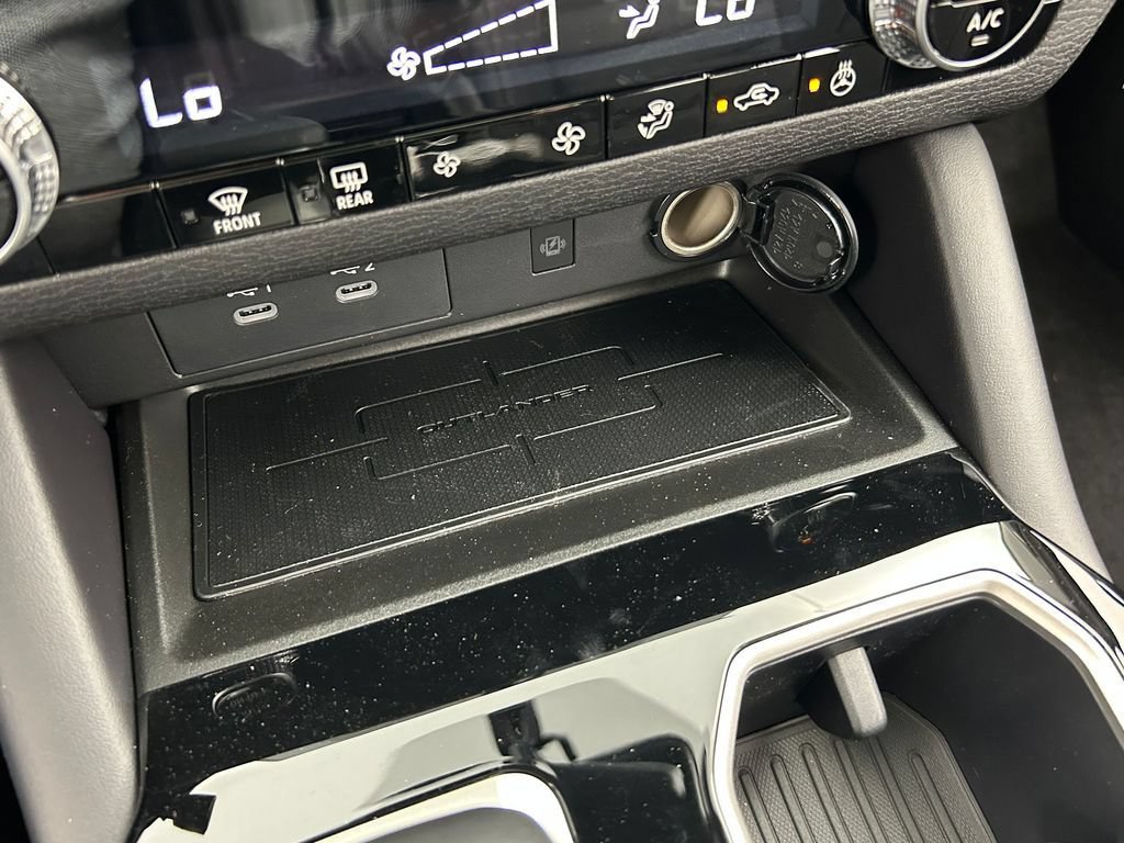 New 2026 Mitsubishi Outlander SE FWD image 32