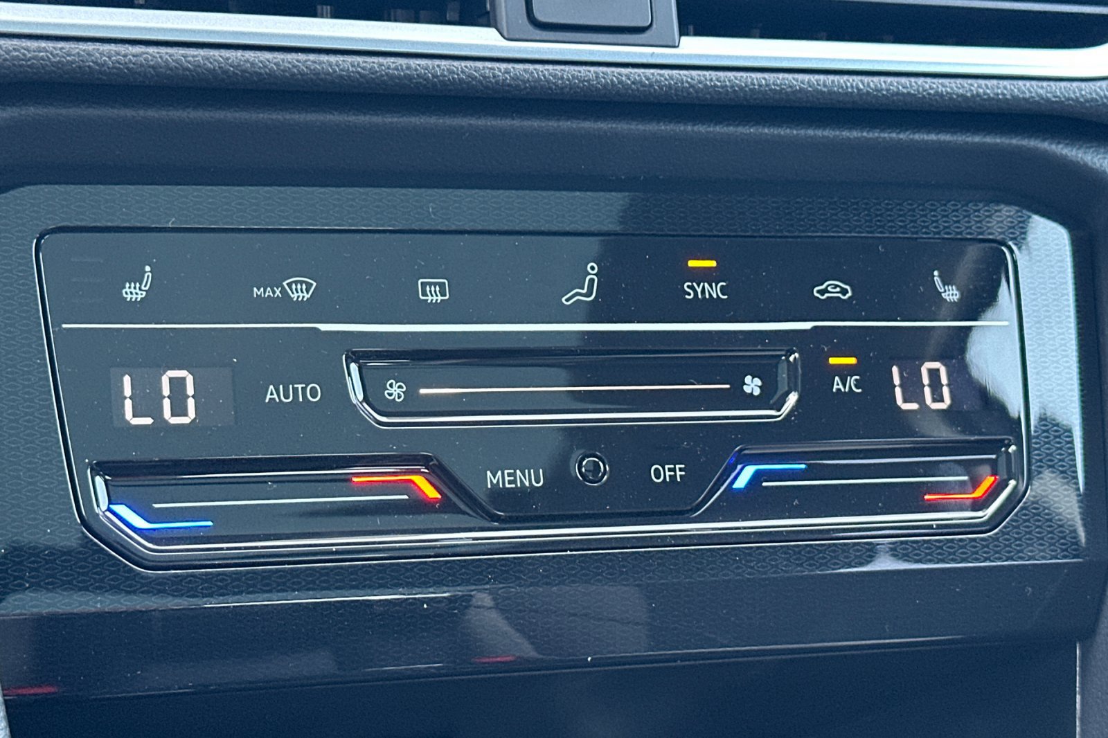 New 2026 Volkswagen Taos SE image 20