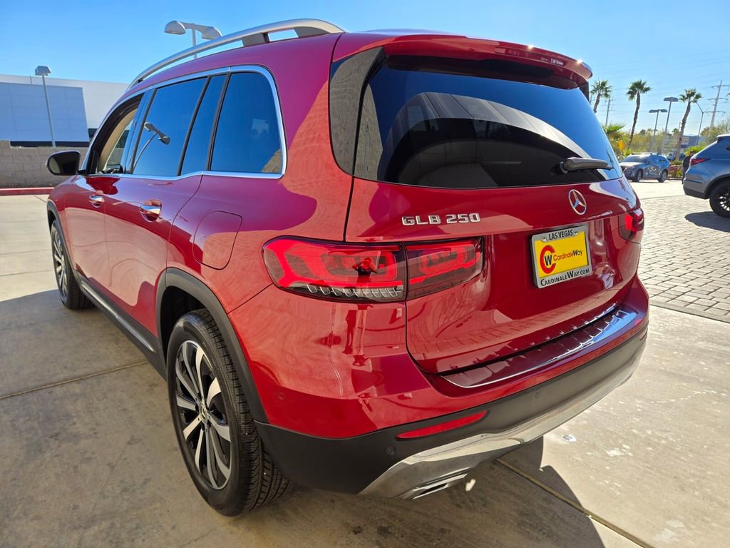 Used 2021 Mercedes-Benz GLB 250 image 3