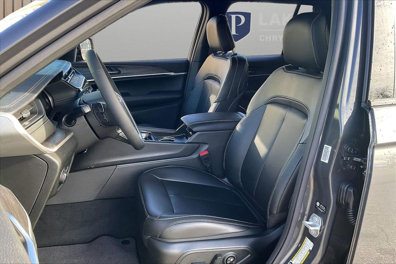 New 2026 Jeep Grand Cherokee Limited w/ Limited Altitude Package AWD/4WD image 21