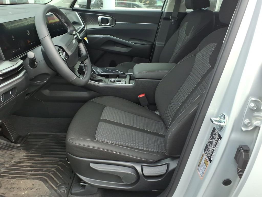 New 2026 Kia Sorento LX image 14