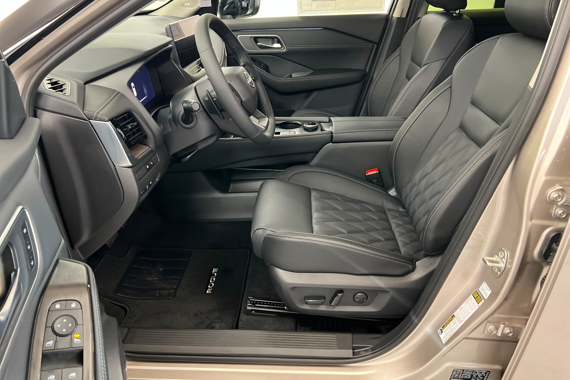 New 2026 Nissan Rogue Platinum w/ Platinum Premium Package AWD/4WD image 17