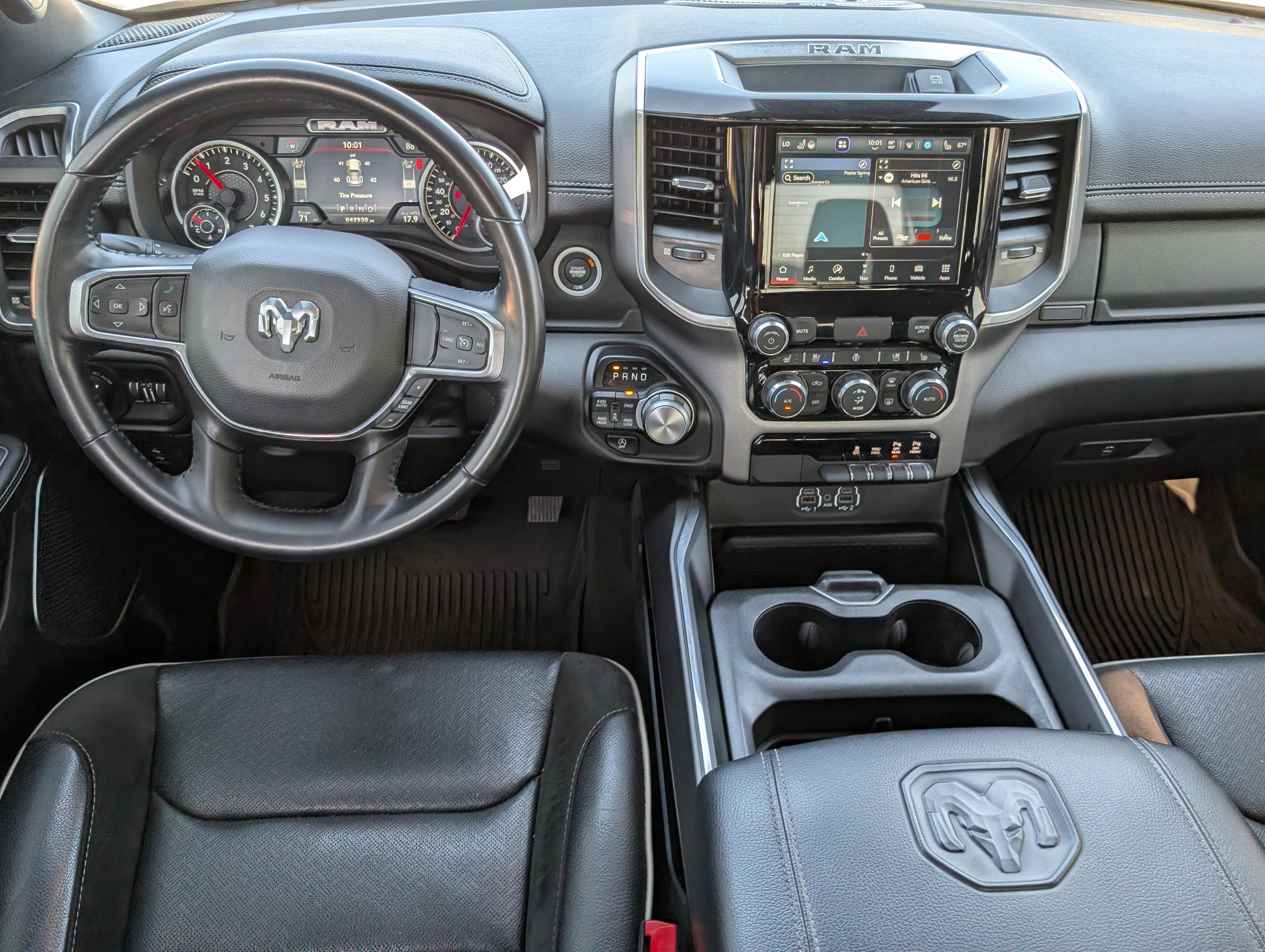 Used 2022 RAM 1500 Laramie w/ Sport Appearance Package image 13