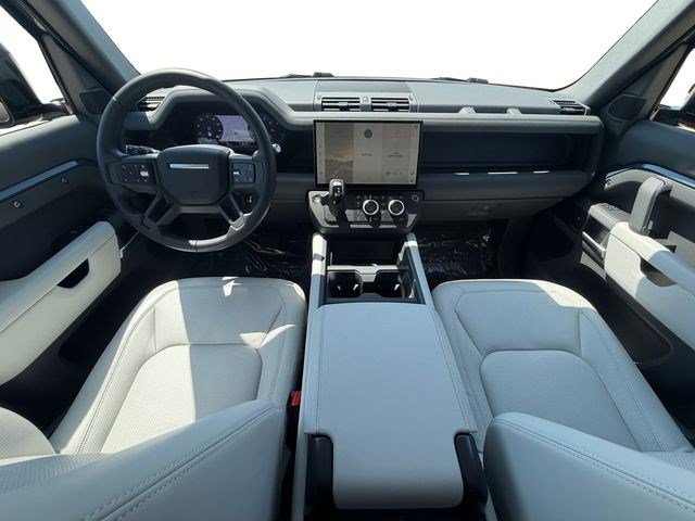 Used 2026 Land Rover Defender 110 X-Dynamic SE AWD/4WD image 12
