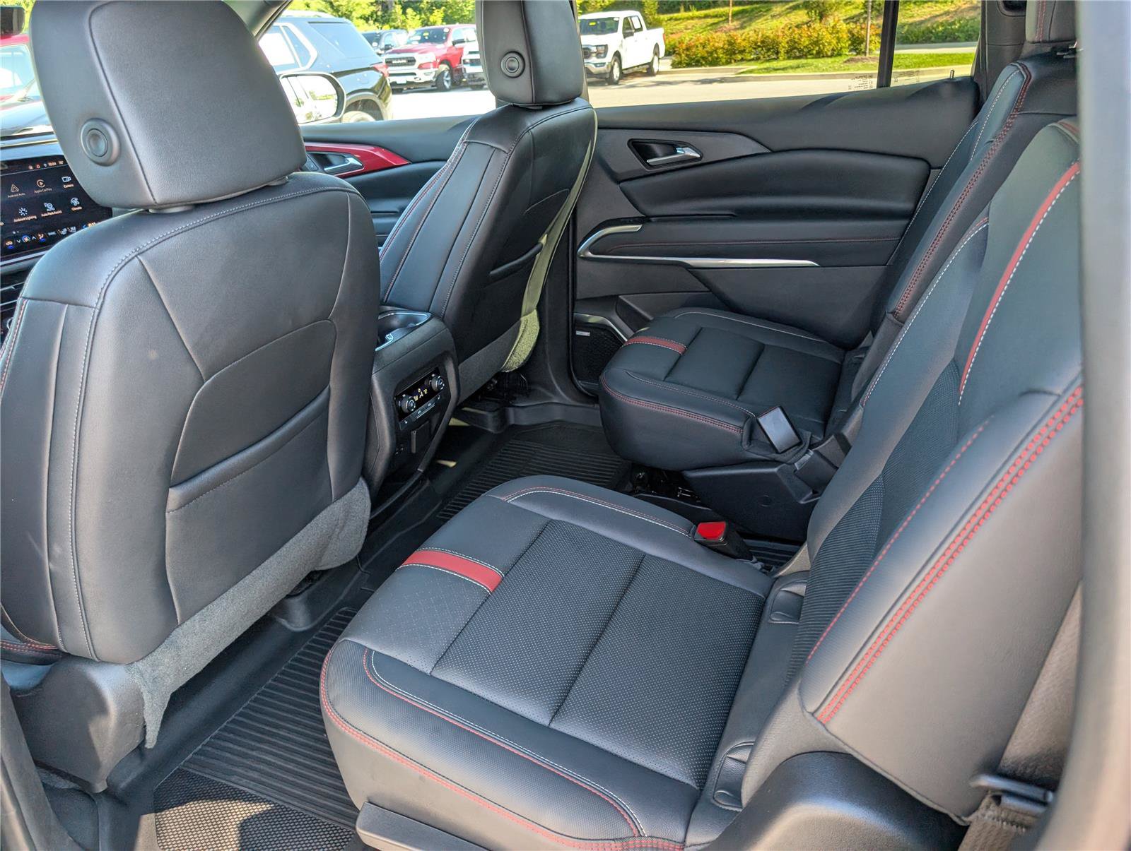 Used 2024 Chevrolet Traverse RS w/ LPO, Floor Liner Package AWD/4WD image 16