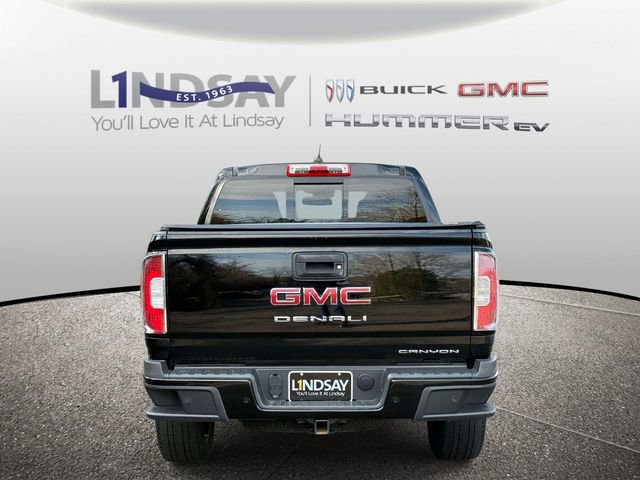Certified 2022 GMC Canyon Denali w/ Denali Black Edition Package AWD/4WD image 3