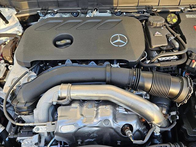 Used 2025 Mercedes-Benz GLB 250 image 16