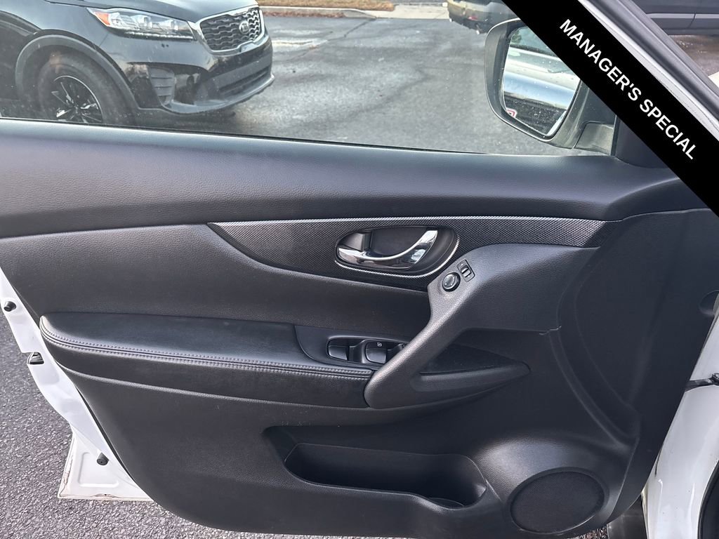 Used 2015 Nissan Rogue SL w/ SL Premium Package image 10