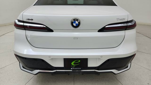 Used 2025 BMW 740i xDrive image 11