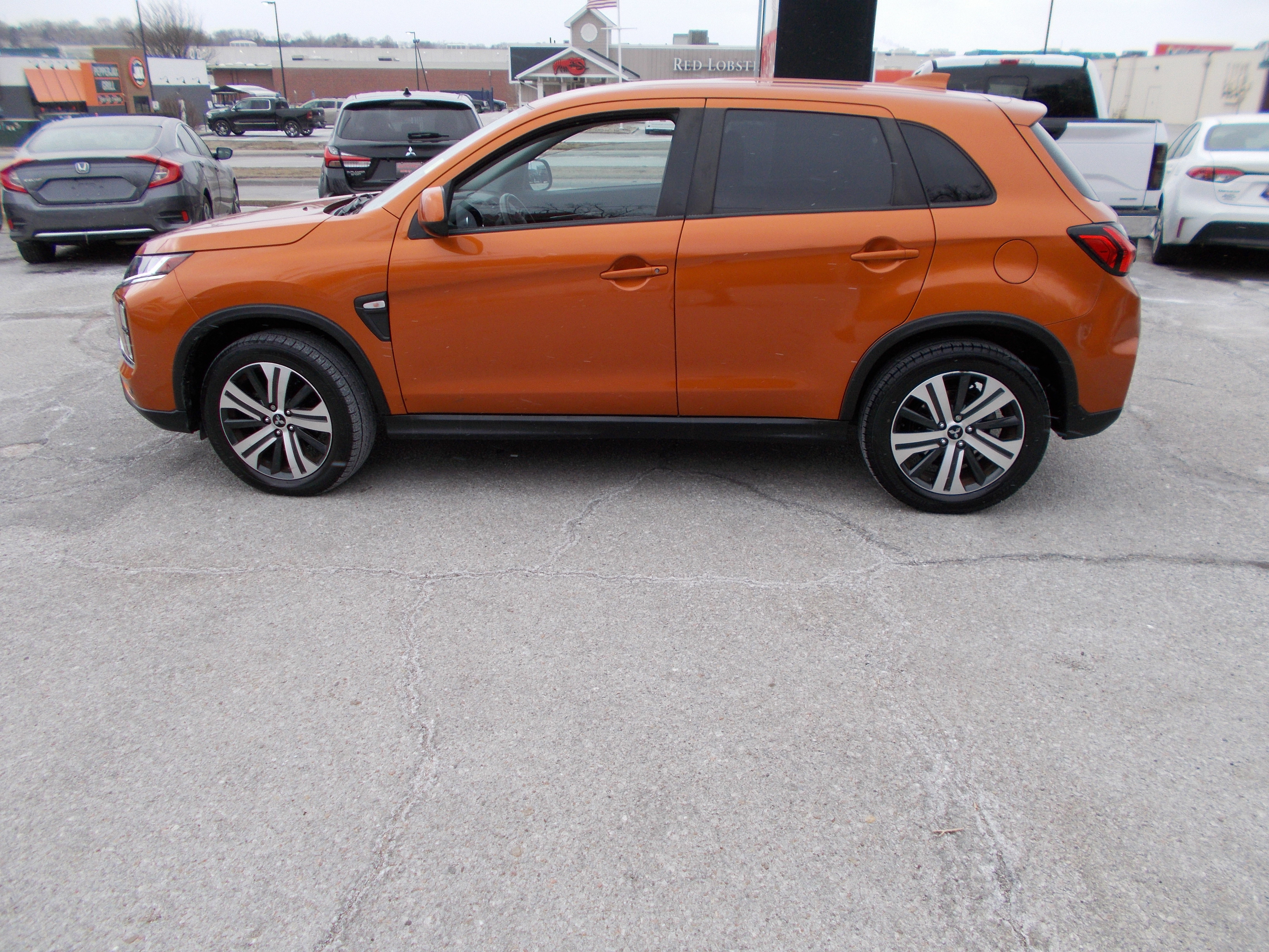Used 2023 Mitsubishi Outlander Sport SE image 8