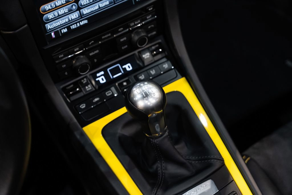 Used 2016 Porsche Boxster Spyder image 28