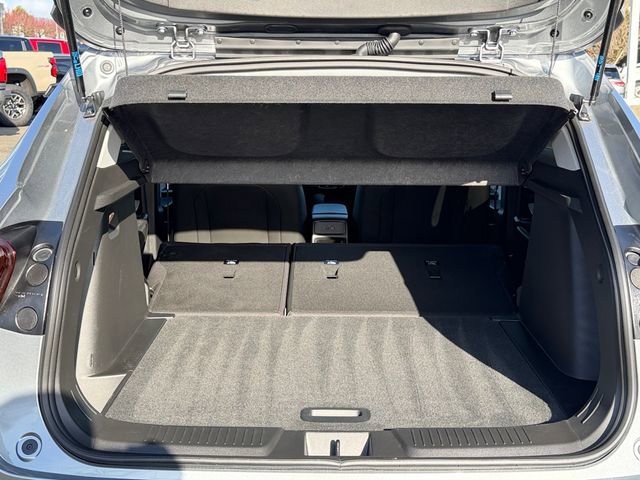 Used 2025 Chevrolet Trax LT w/ Driver Confidence Package image 32