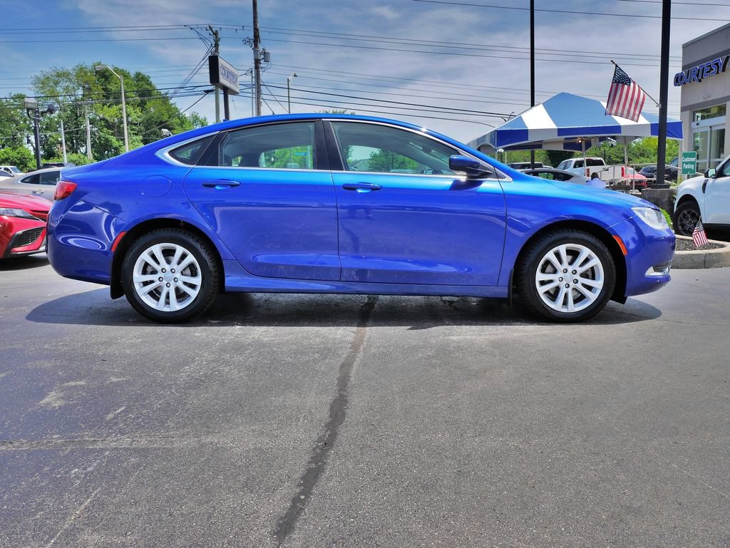 Used 2017 Chrysler 200 Limited Platinum FWD image 4