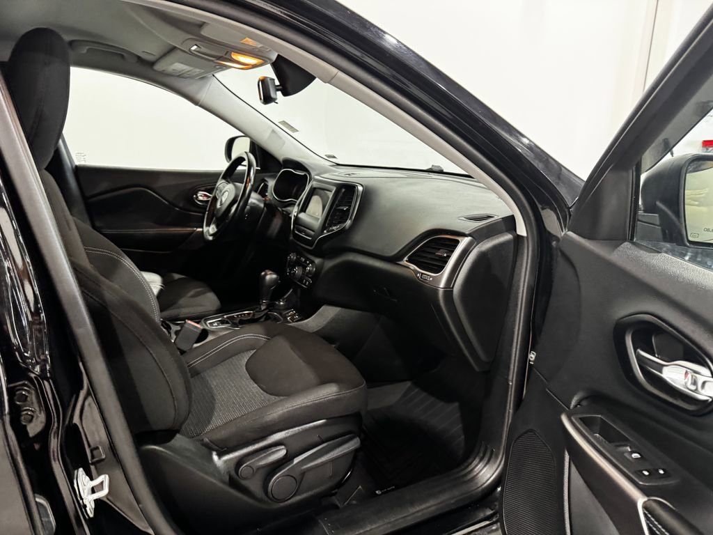 Used 2021 Jeep Cherokee Sport w/ Popular Appearance Group AWD/4WD image 21