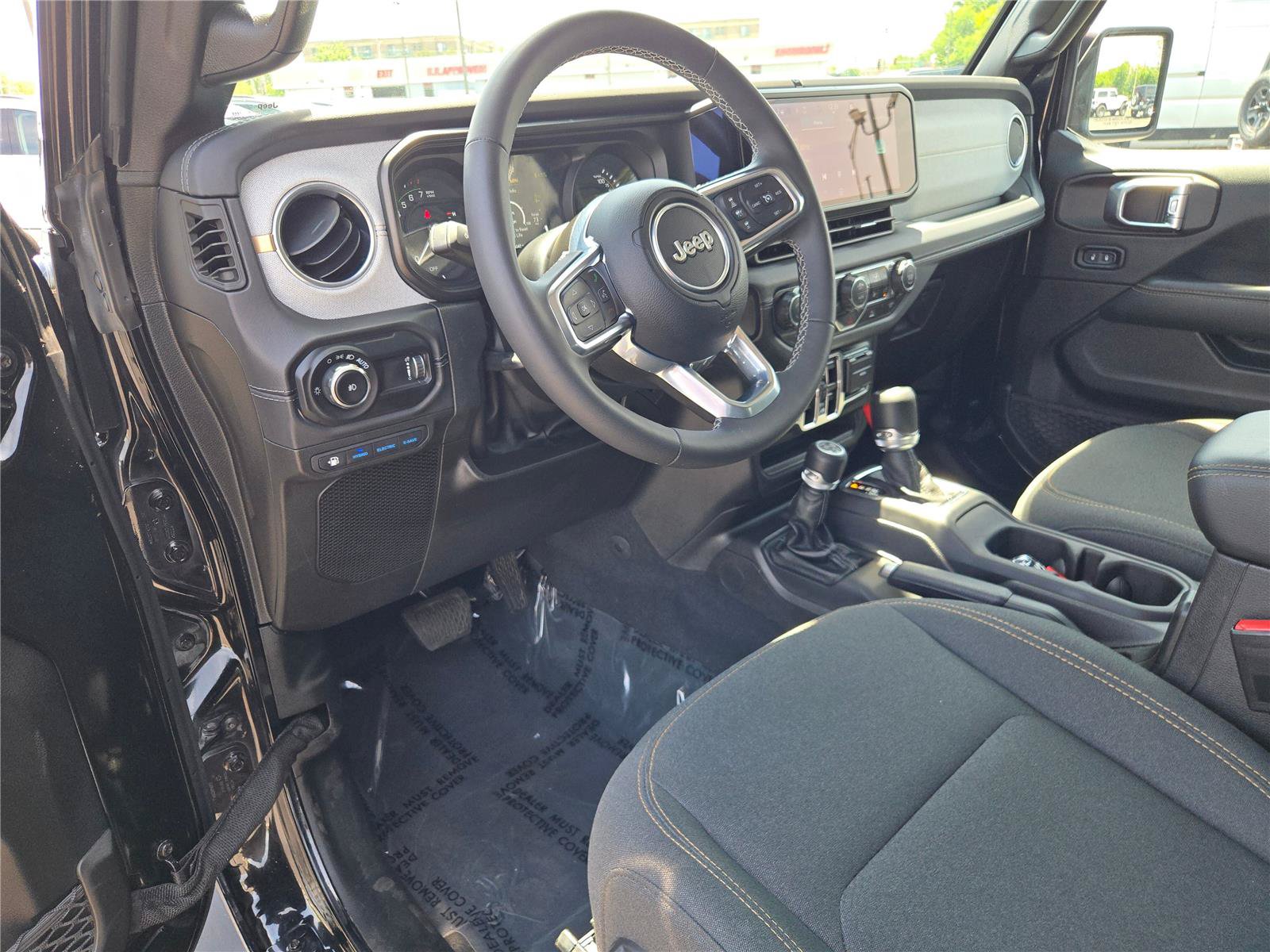 Certified 2025 Jeep Wrangler Unlimited Sahara AWD/4WD image 28