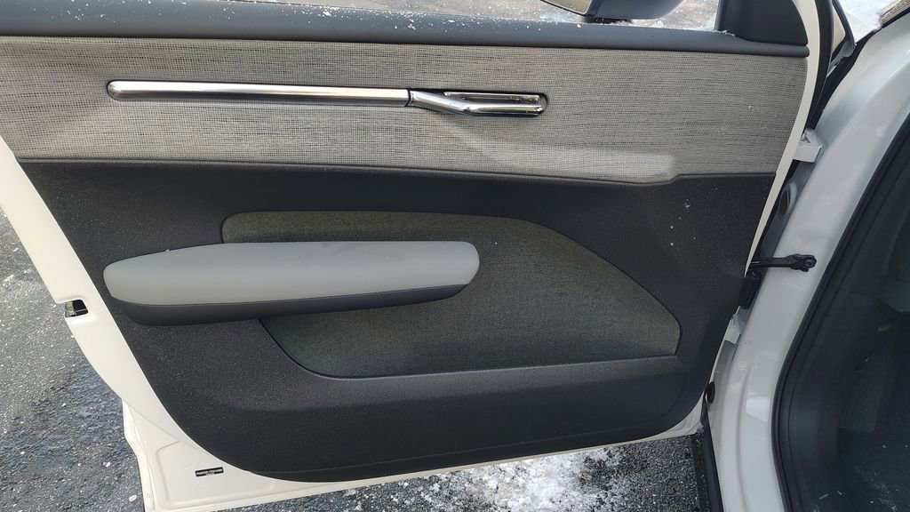 New 2026 Volvo EX30 Ultra w/ Climate Package image 8