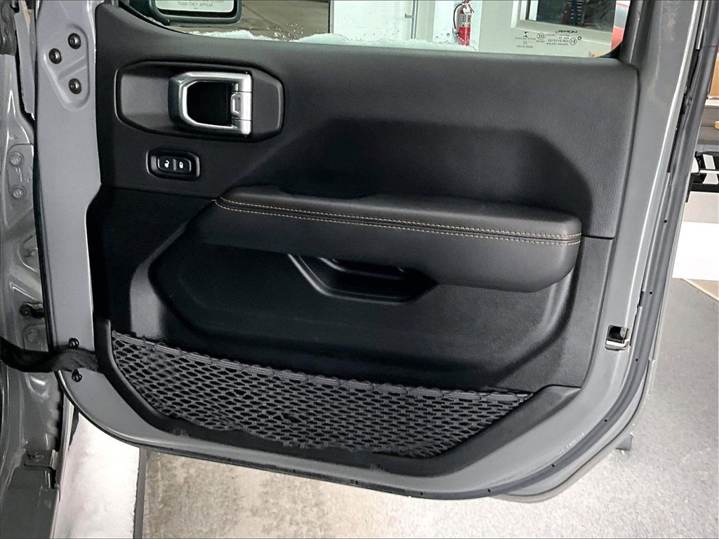 Used 2022 Jeep Wrangler Unlimited Sahara image 12