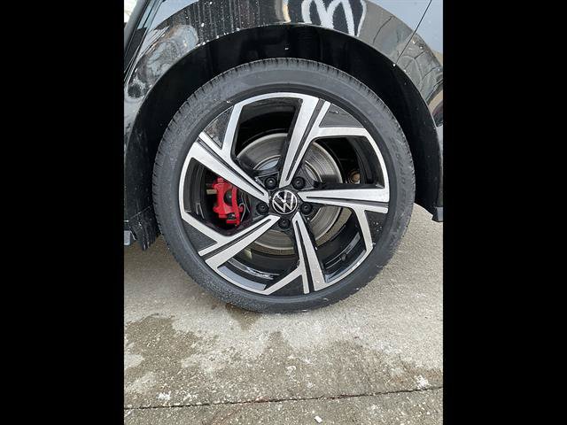 New 2026 Volkswagen GTI SE FWD image 10