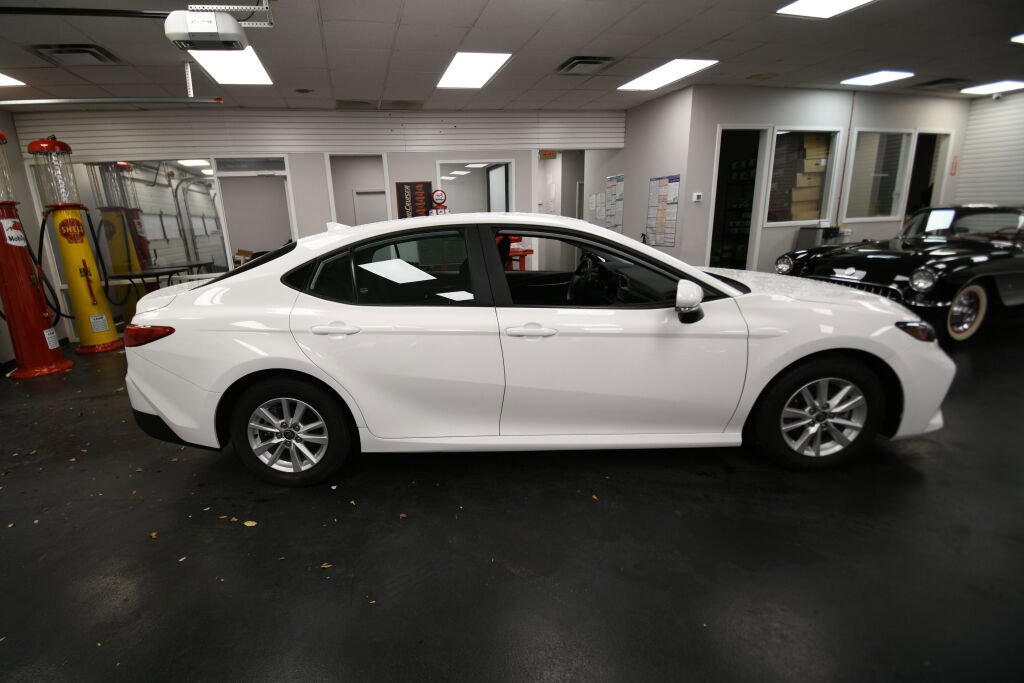 Certified 2025 Toyota Camry LE image 8