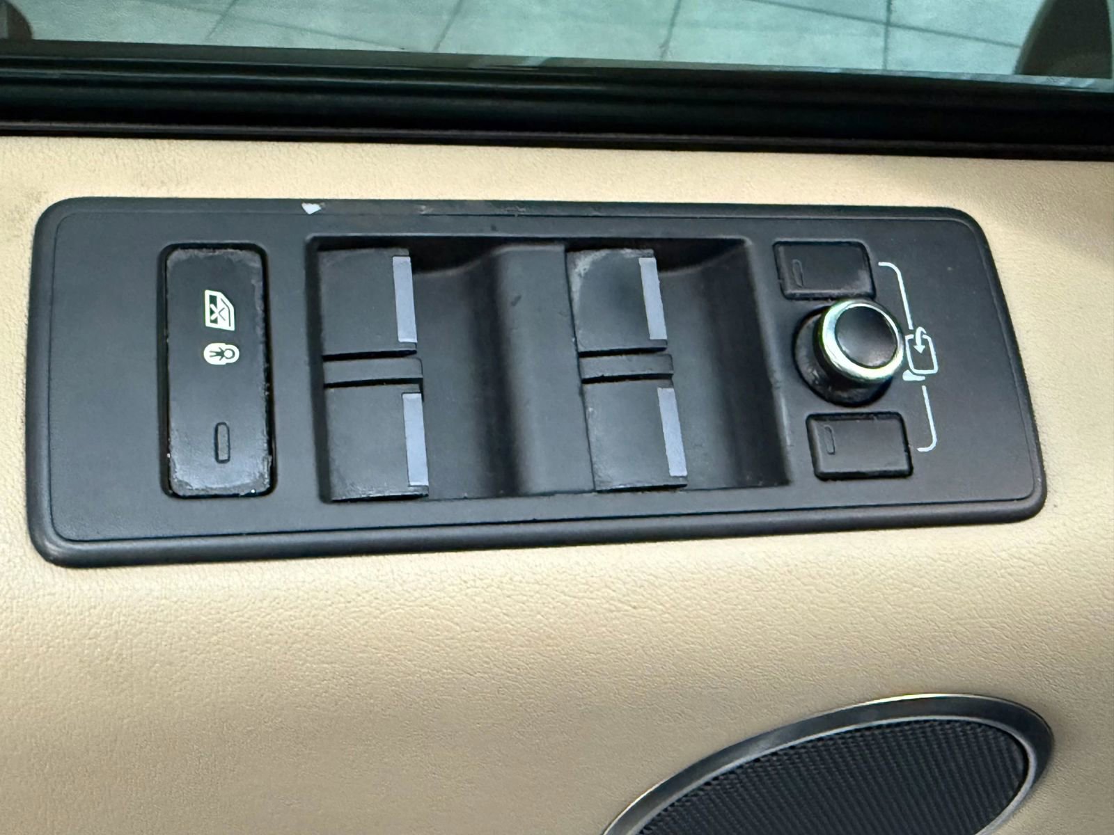 Used 2015 Land Rover Range Rover Sport HSE AWD/4WD image 25