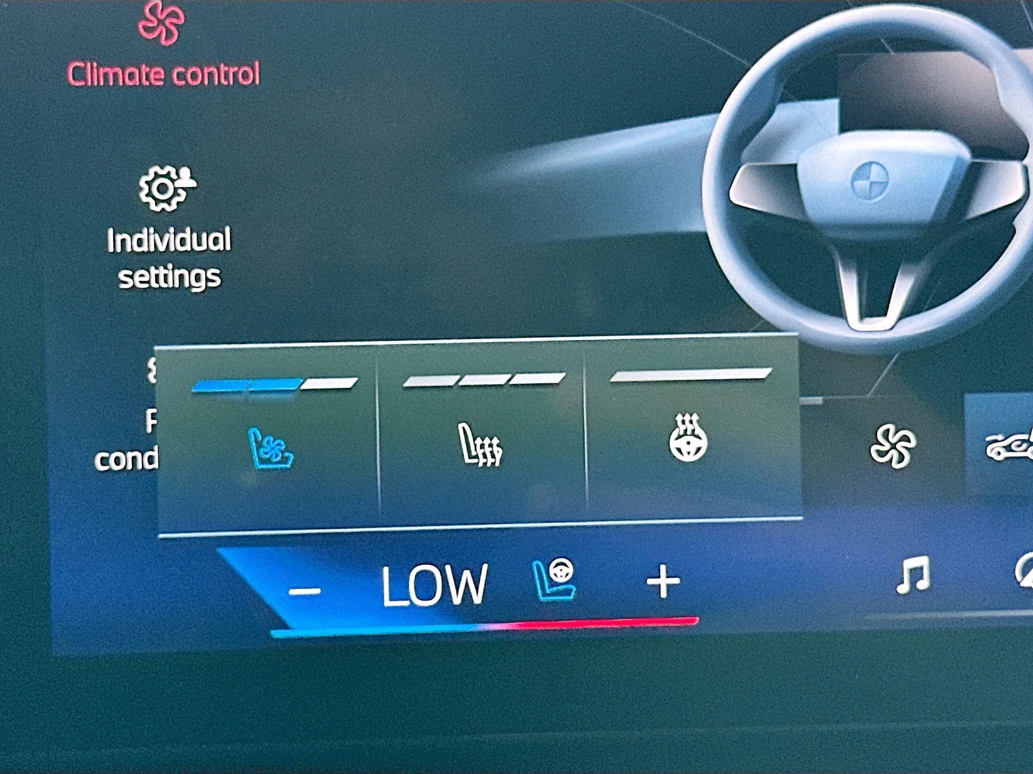 Used 2025 BMW X7 M60i image 21