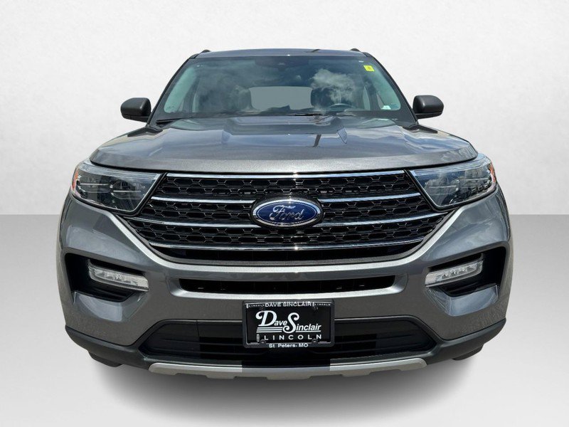 Used 2023 Ford Explorer XLT w/ Equipment Group 202A image 2