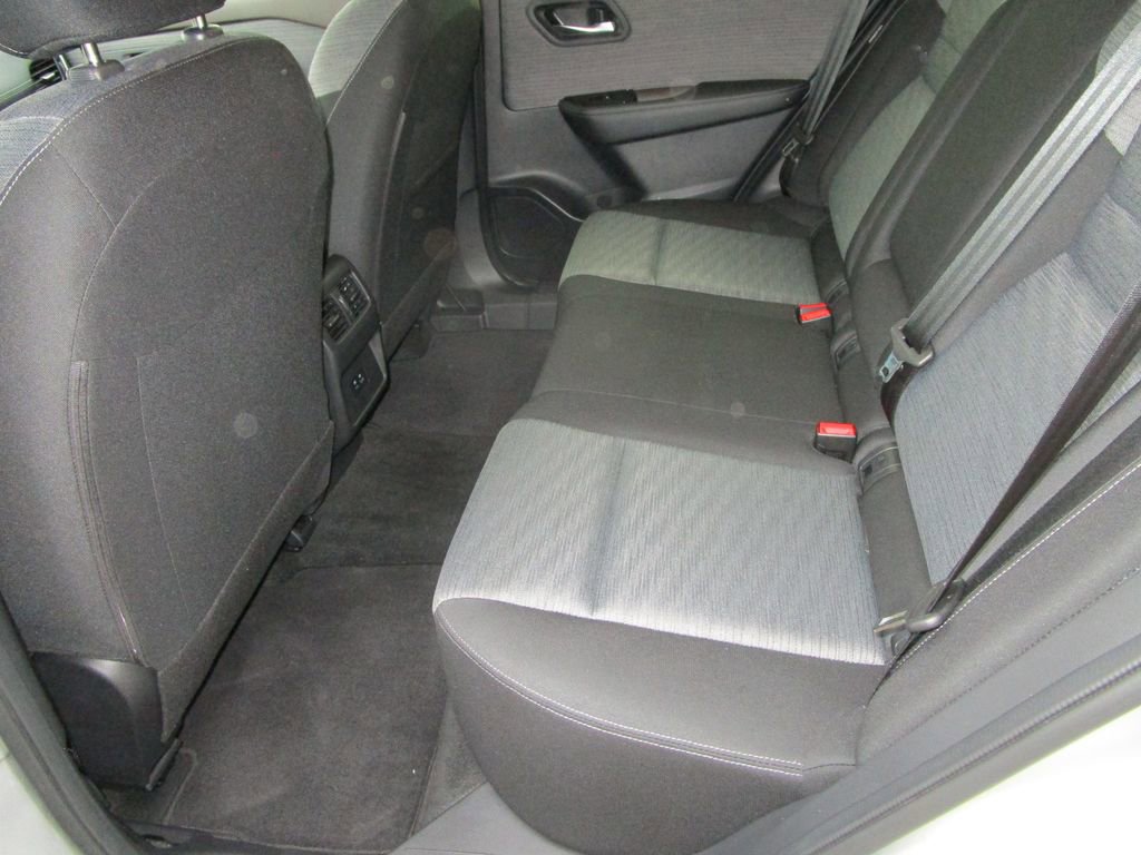 Used 2023 Nissan Rogue SV image 14