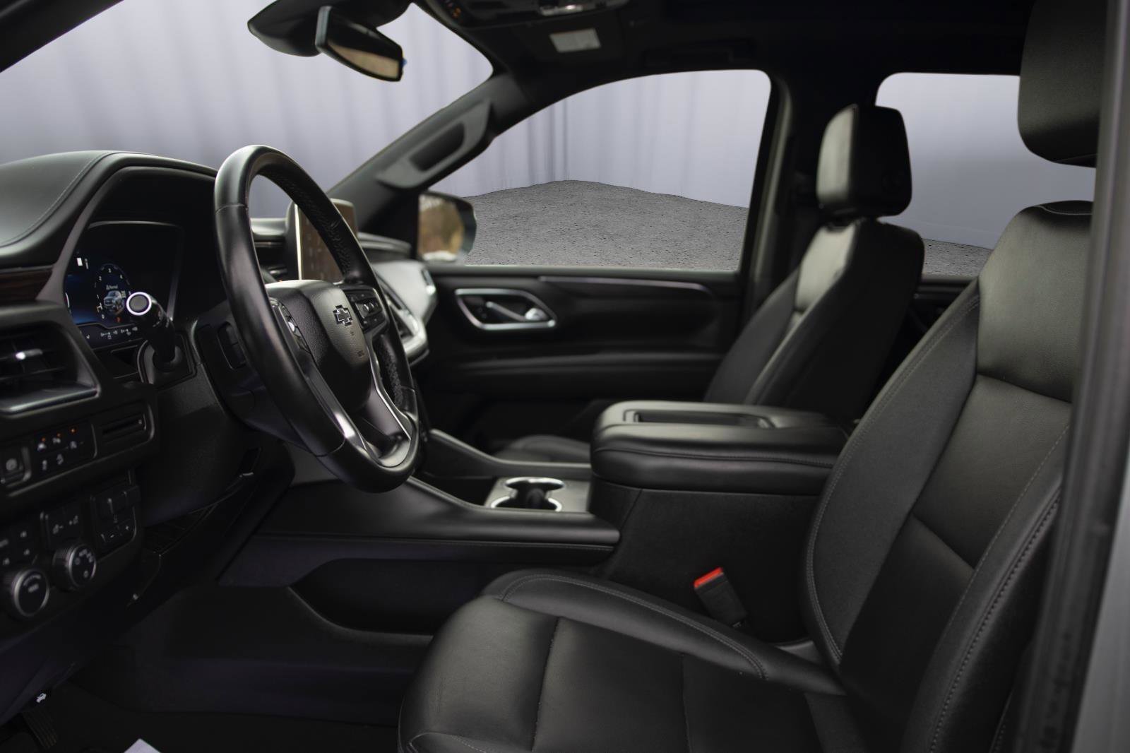 Used 2023 Chevrolet Suburban Z71 w/ Max Trailering Package image 2