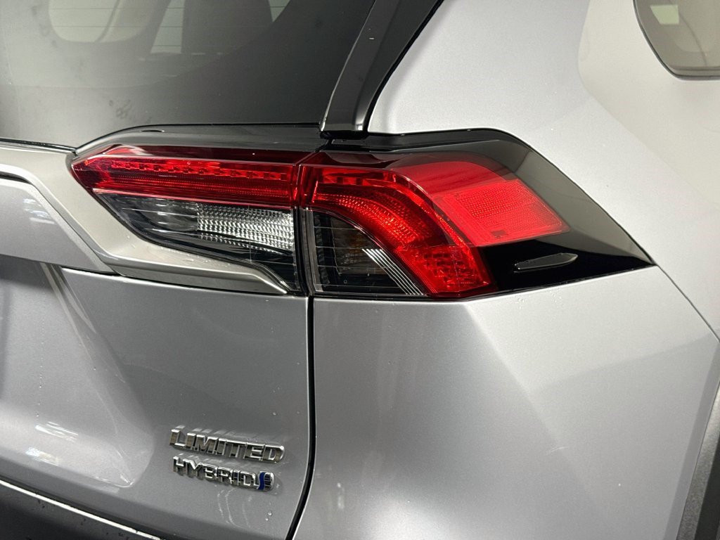 Used 2022 Toyota RAV4 Limited AWD/4WD image 33