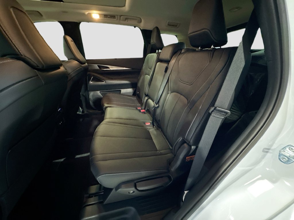 Certified 2026 INFINITI QX60 Luxe w/ Cargo Package FWD image 27