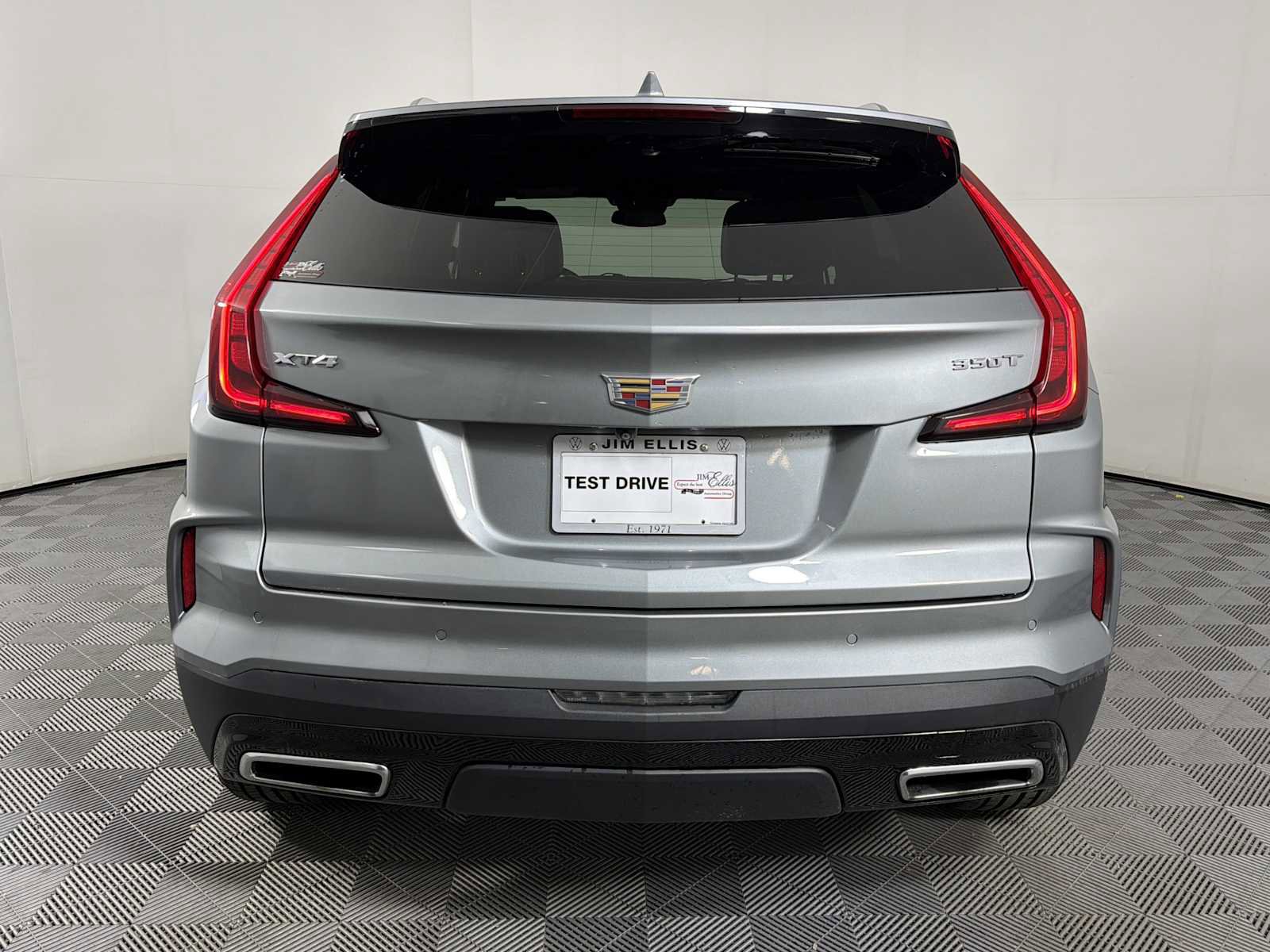 Used 2024 Cadillac XT4 Premium Luxury image 5