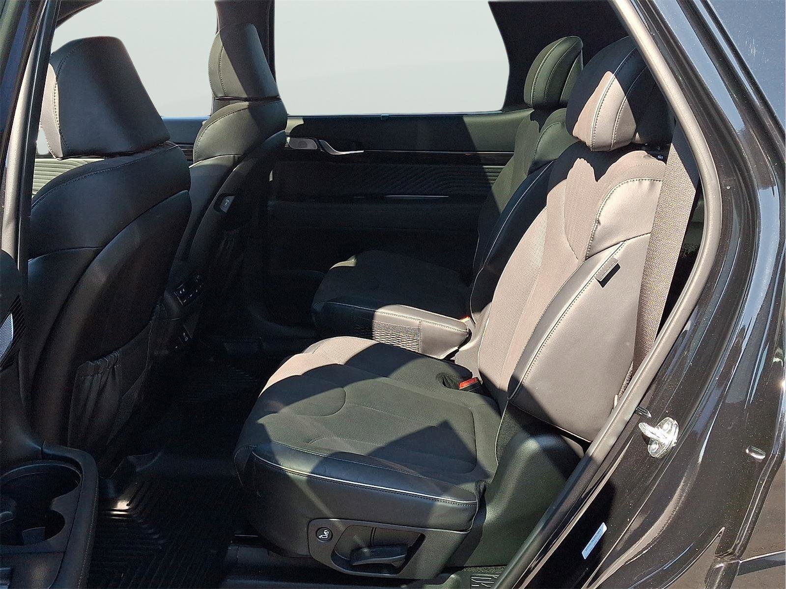 Used 2025 Hyundai Palisade Calligraphy image 11