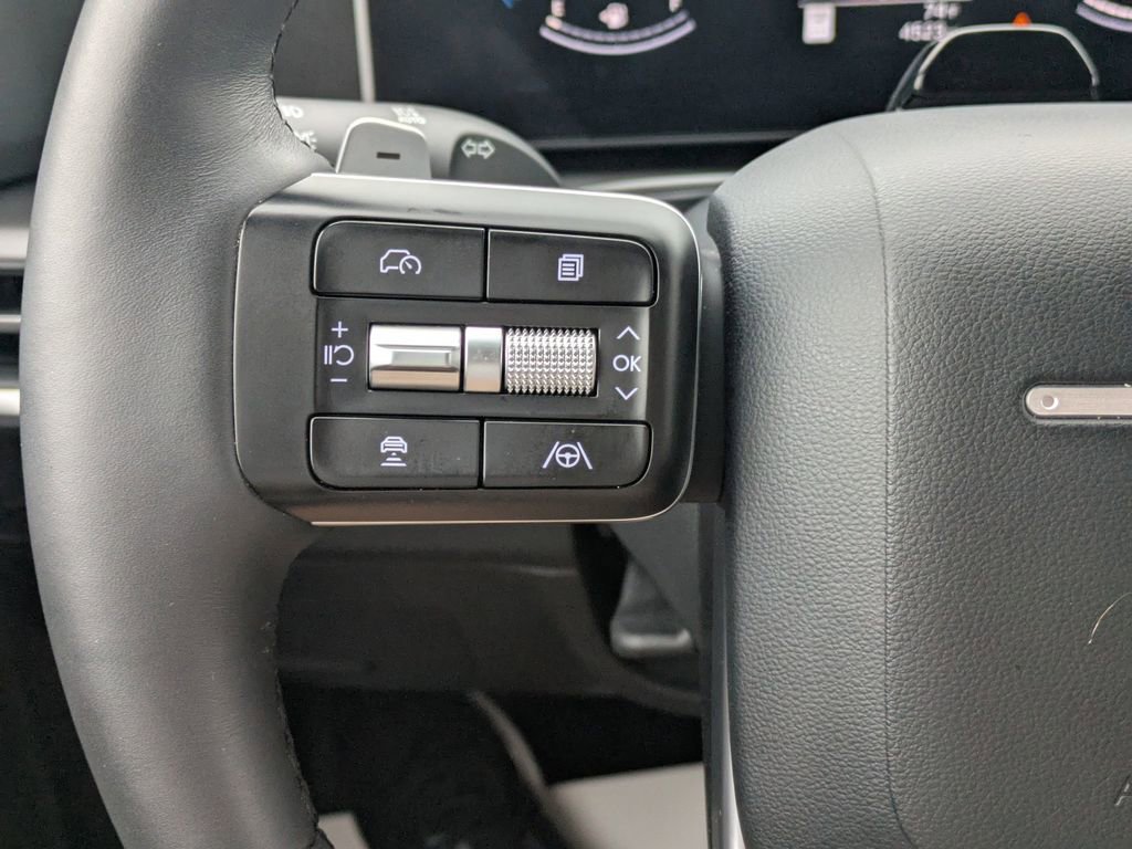 Used 2025 Hyundai Santa Fe SEL image 16