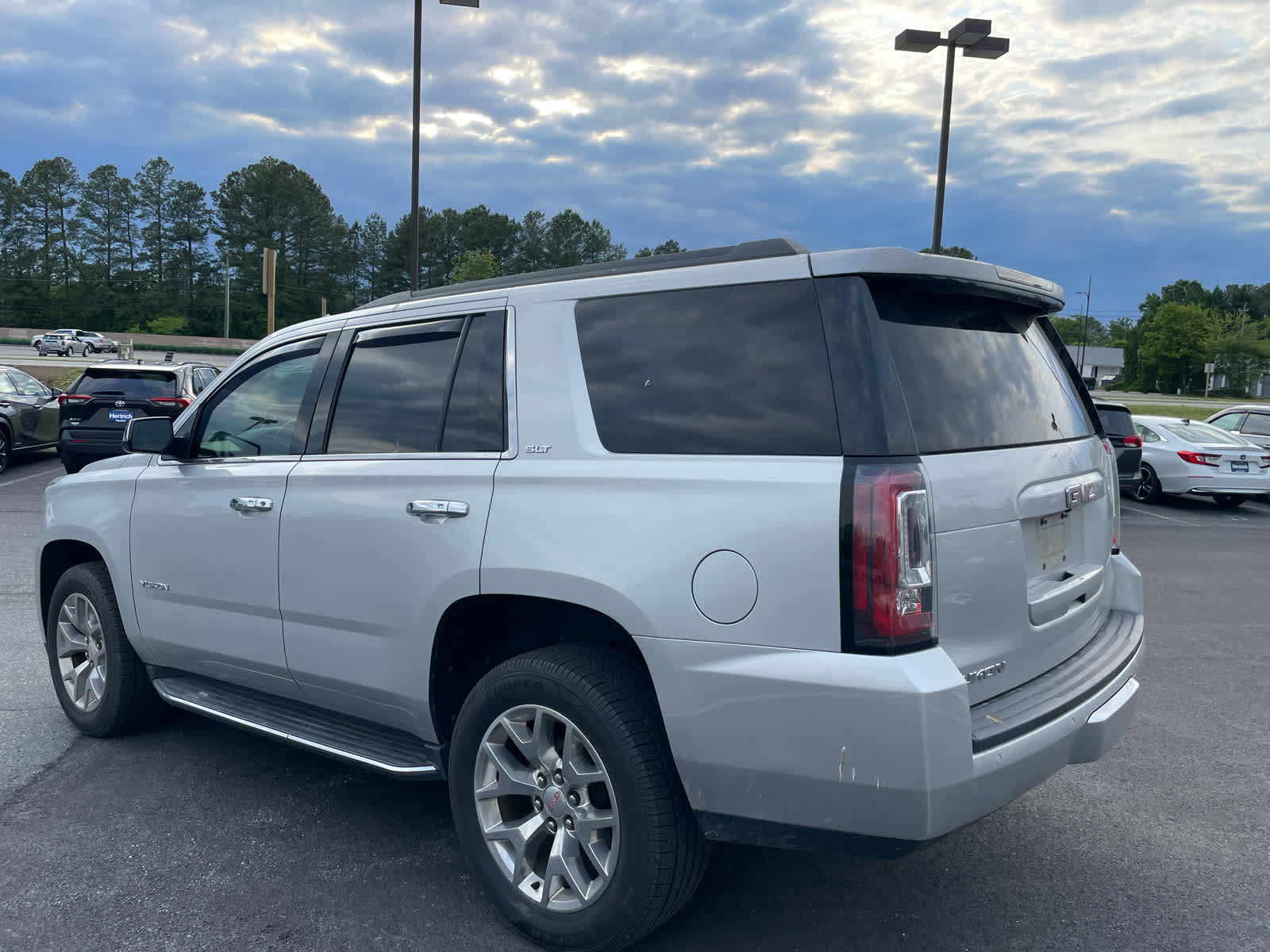 Used 2018 GMC Yukon SLT AWD/4WD image 6
