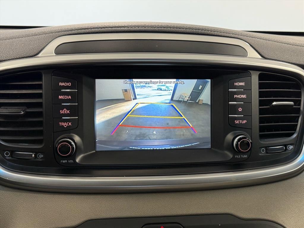 Used 2020 Kia Sorento LX image 25