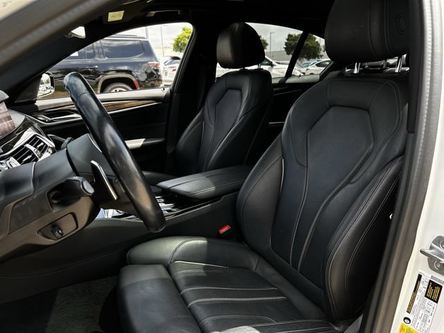 Used 2019 BMW 540i w/ M Sport Package RWD image 30