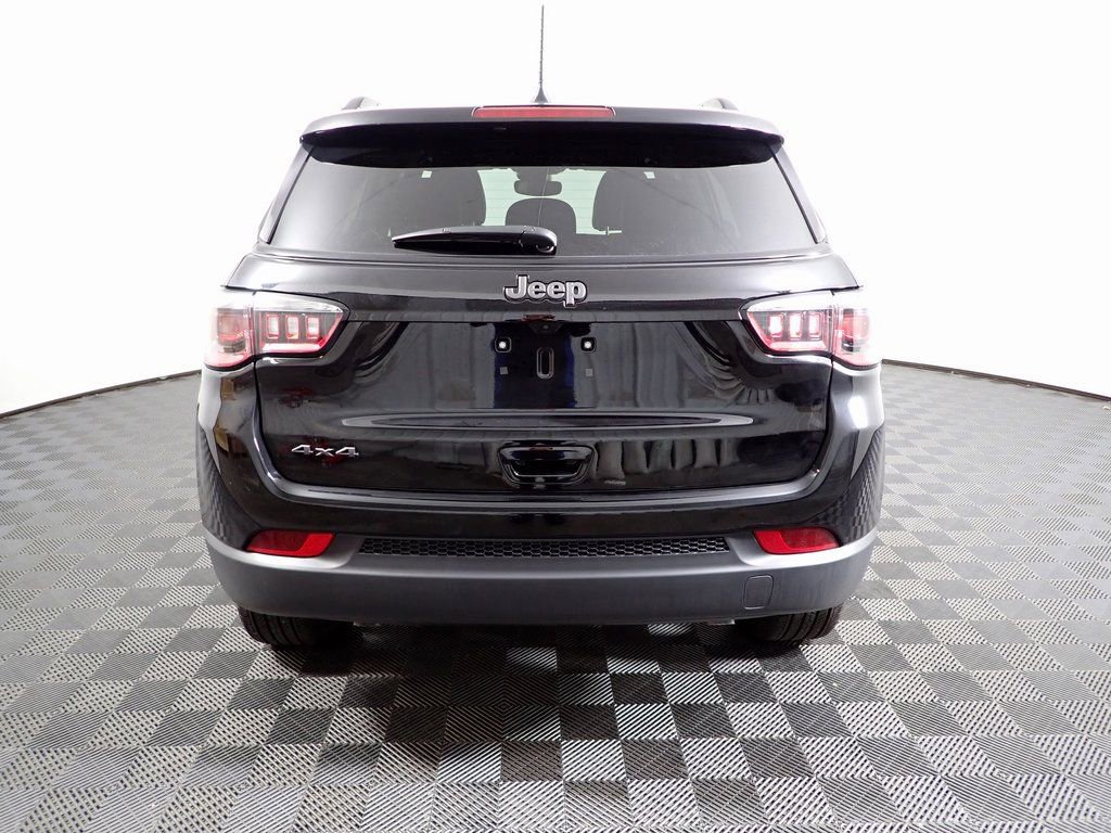 New 2026 Jeep Compass Latitude image 11