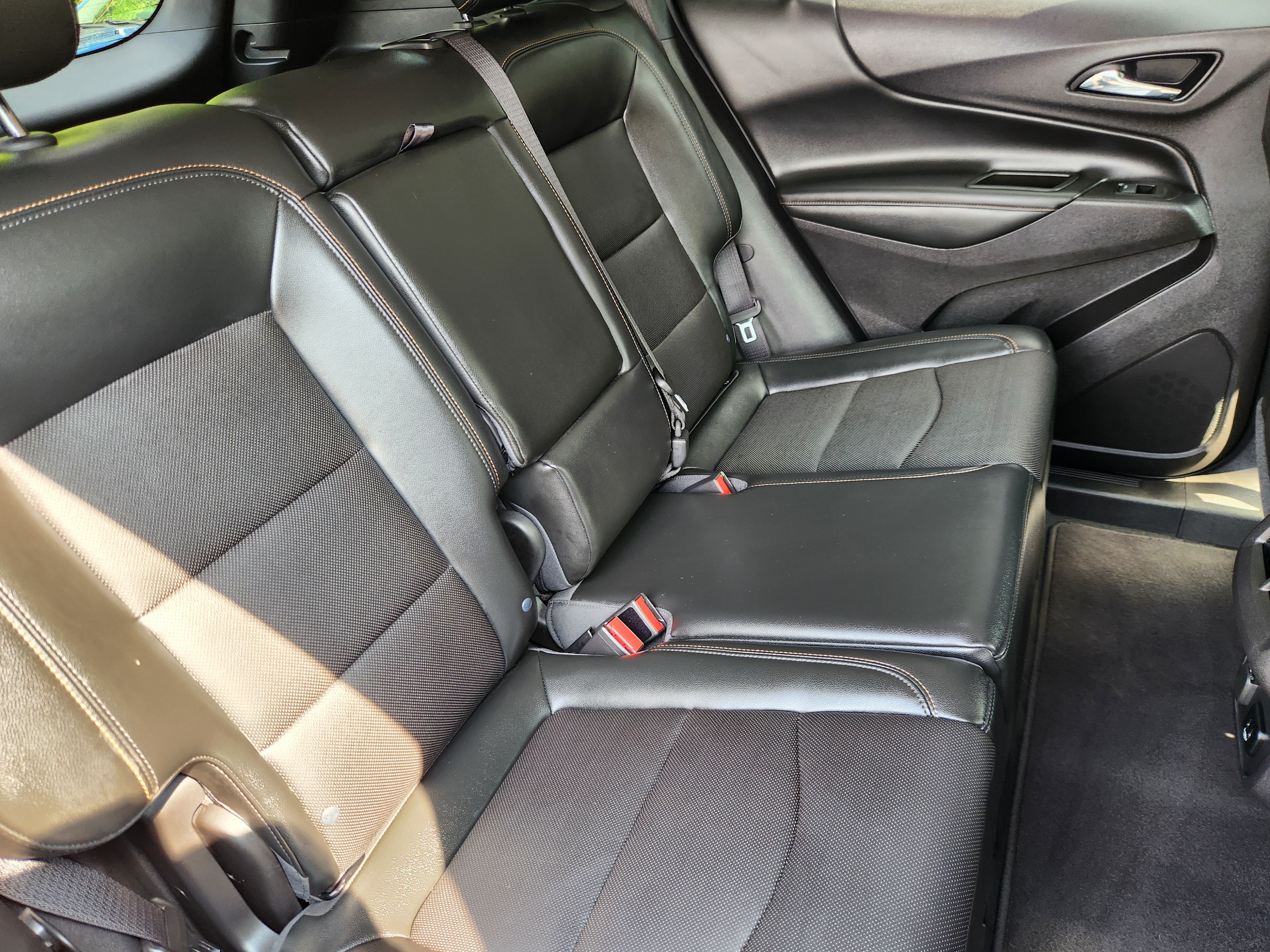 Used 2018 Chevrolet Equinox Premier FWD image 15