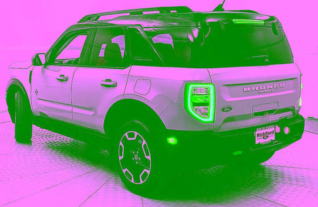 Certified 2024 Ford Bronco Sport Outer Banks w/ Tech Package AWD/4WD image 4