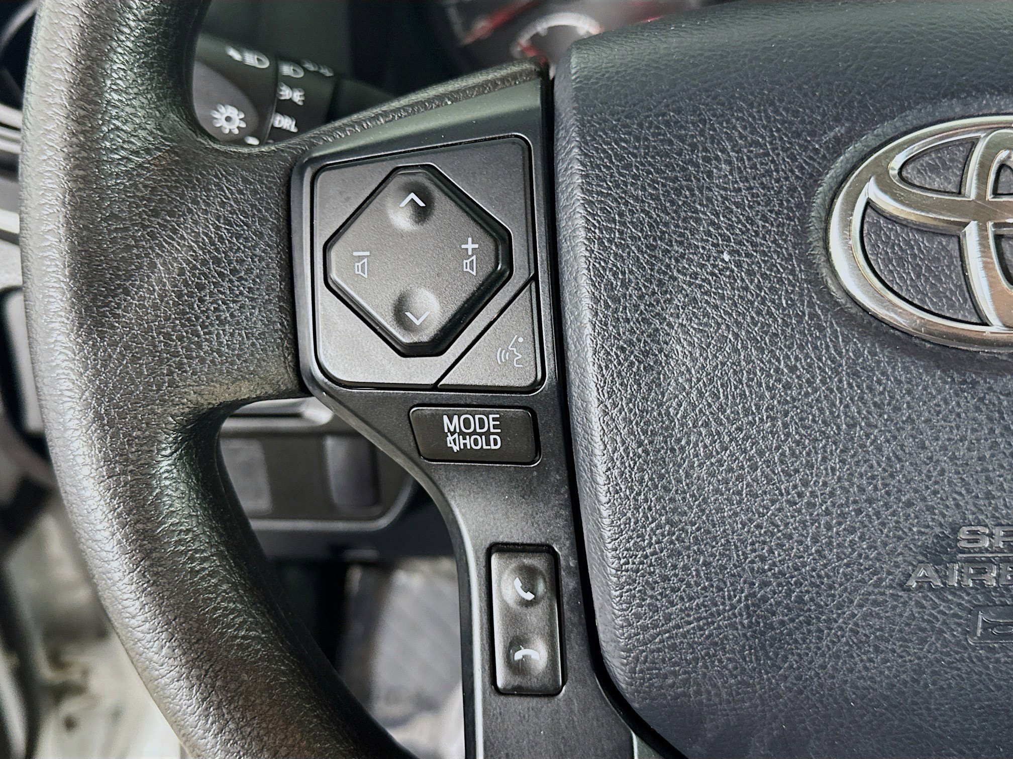 Used 2017 Toyota Tacoma SR image 14