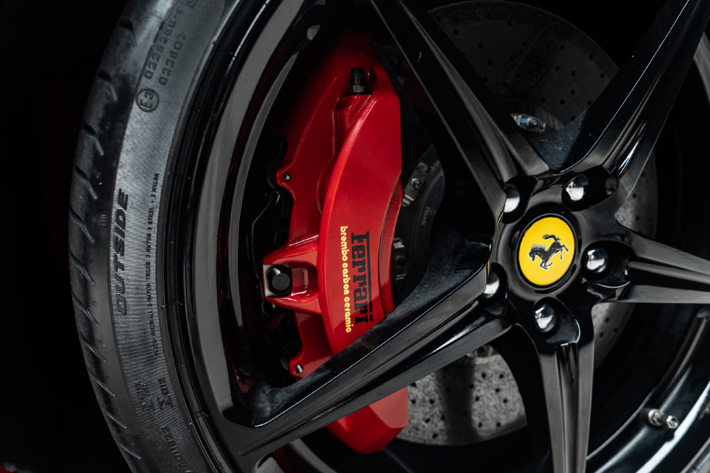Used 2015 Ferrari 458 Italia Coupe RWD image 13