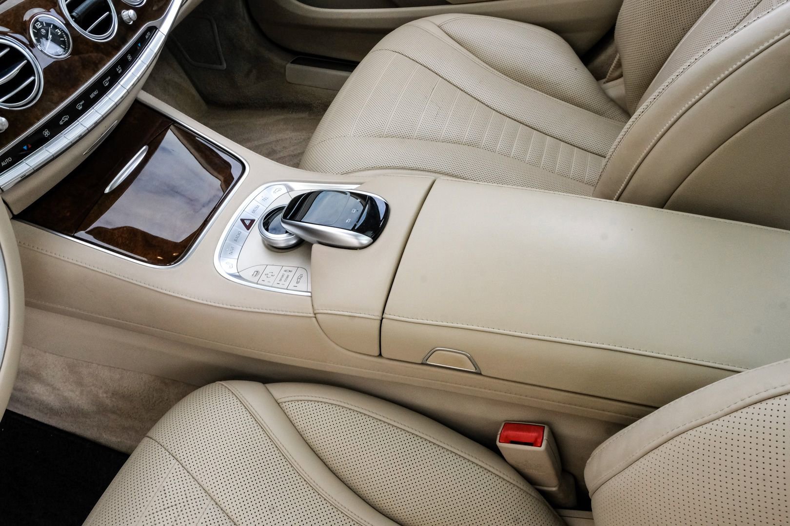 Used 2015 Mercedes-Benz S 550 Sedan w/ Sport Package image 25