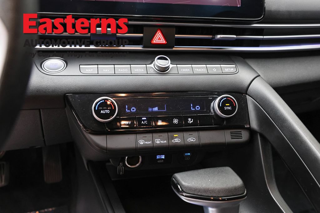 Used 2024 Hyundai Elantra SEL FWD image 19
