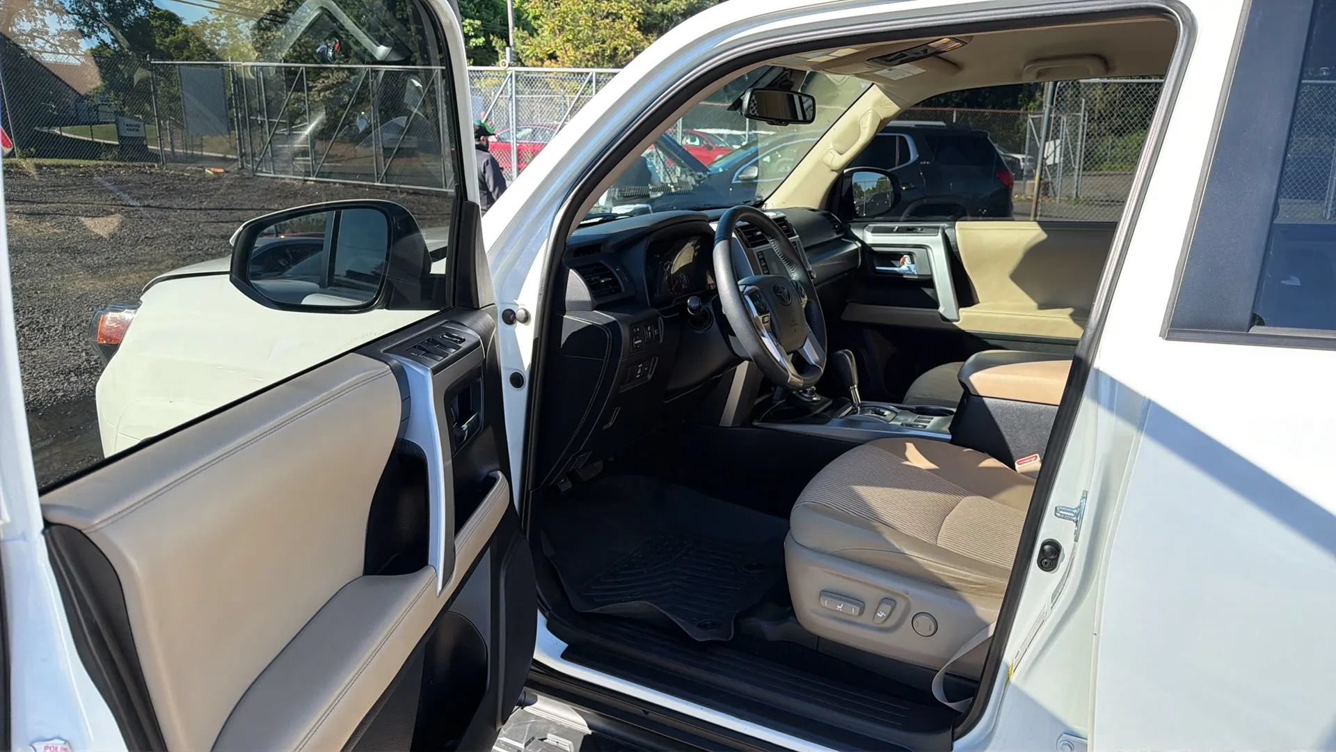 Used 2022 Toyota 4Runner SR5 AWD/4WD image 23